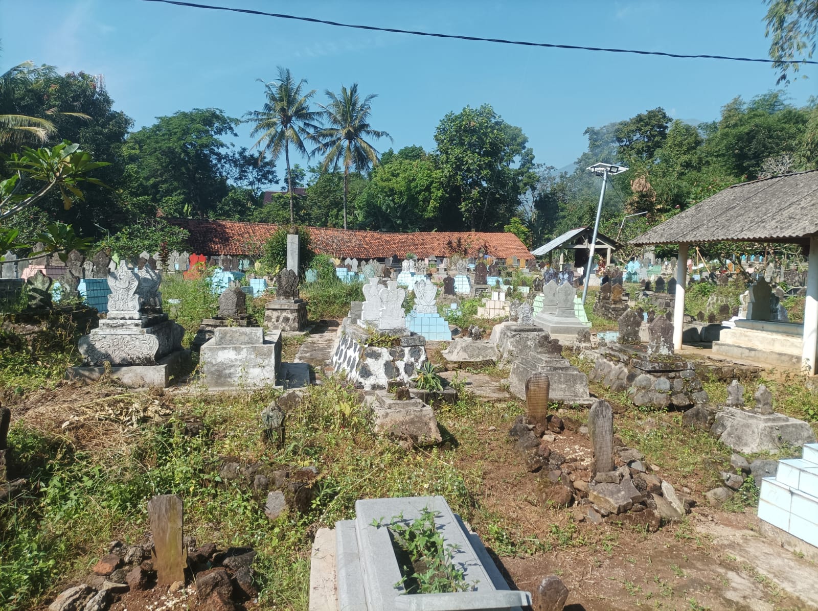 Pemeliharaan Pemakaman Milik Desa